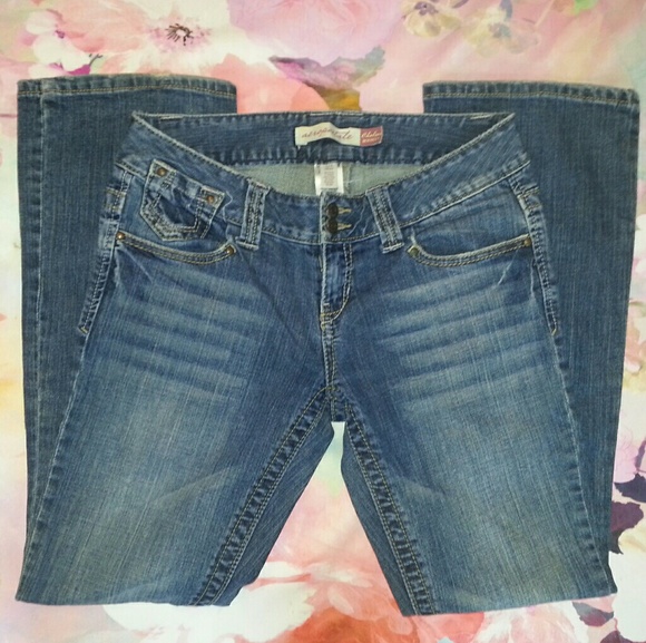 Aeropostale Denim - Aeropostale Chelsea Bootcut Jeans 3/4 Short