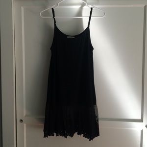 Black tank w/lace bottom