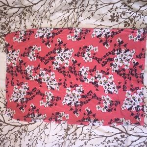 High waisted pencil skirt. Cotton, stretchy.