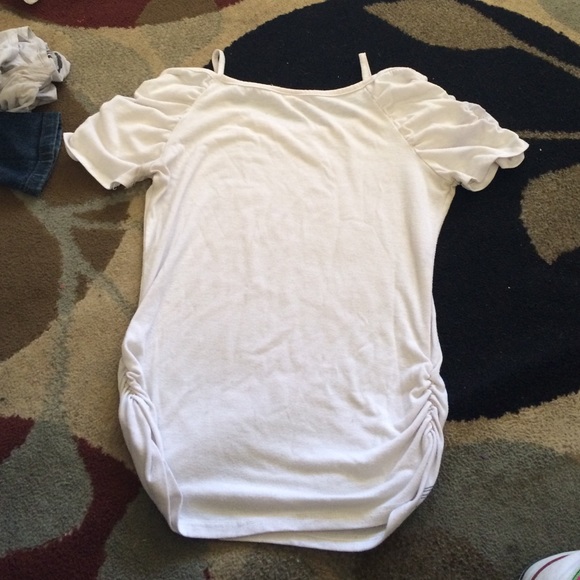 White designed blouse - Picture 2 of 2