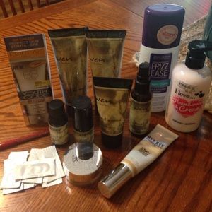 Beauty bundle!! 💅🏼👄