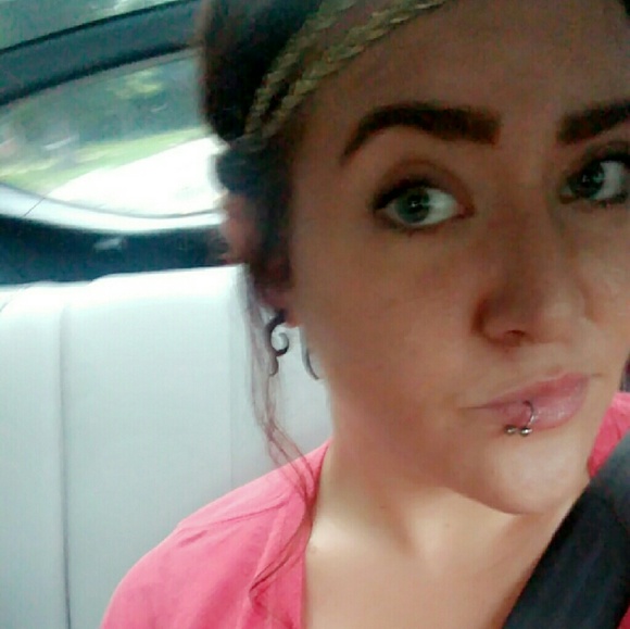 Meet your Posher, Laura