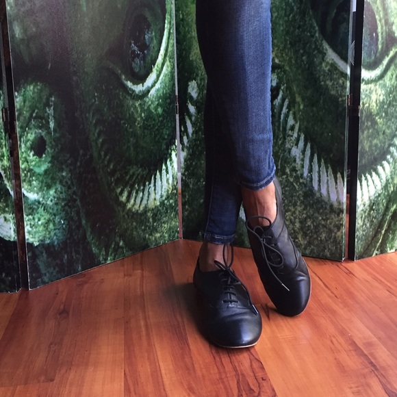 ⚡️JEZEBELL LEATHER FLATS⚡️