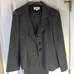 Pant suit