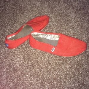 Coral colored Toms