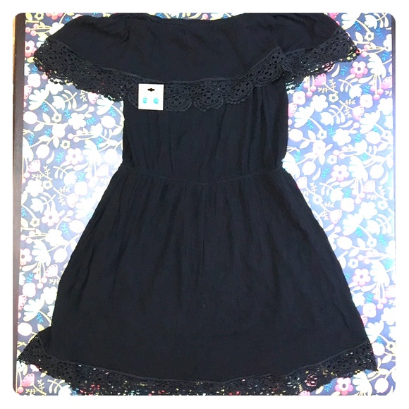 SOLD📦💃Off Shoulder Crochet Dress💃