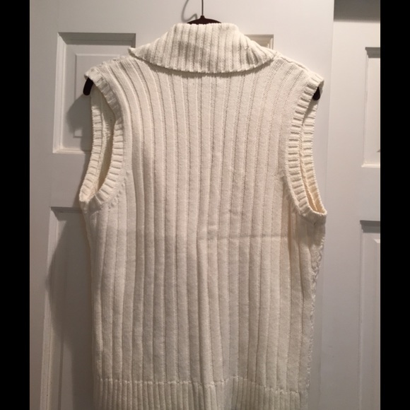 Never been warn sweater - Picture 3 of 3