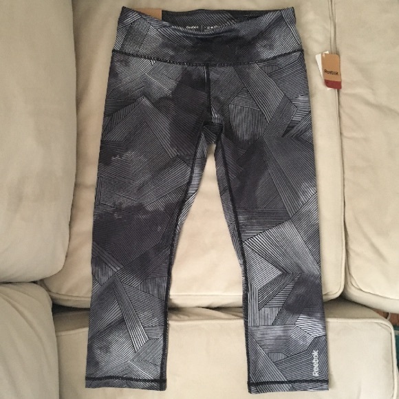 Sale‼️‼️Reebok Skinny Capri