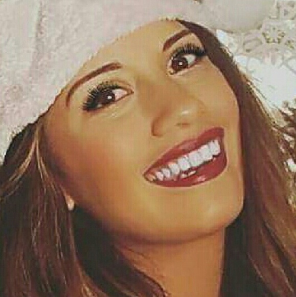 Meet your Posher, Gabriela