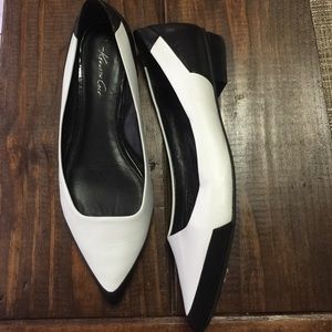 Kenneth Cole Flats