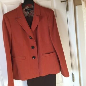 Pant suit