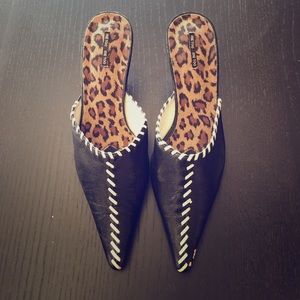 Black & White pointy toes mules/slides