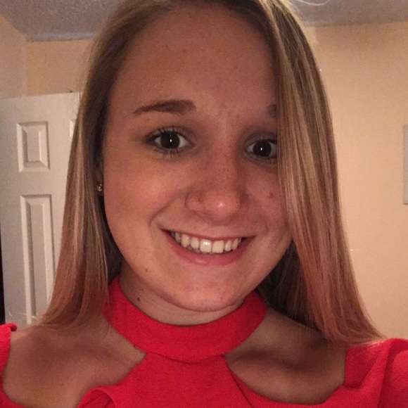 Meet your Posher, Kaitlin - Picture 1 of 1