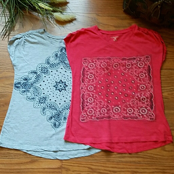 SET of 2 G.H. Bass Handkerchief  Tees