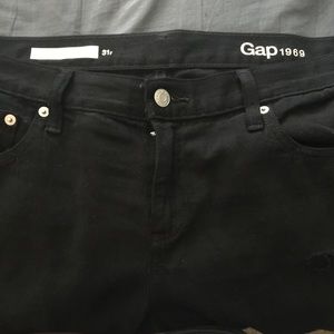 Gap distressed 1969 girlfriend jeans size 31r