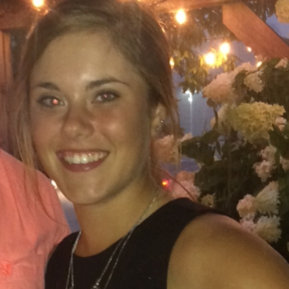 Meet your Posher, Mackenzie - Picture 1 of 1