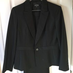 Pant suit