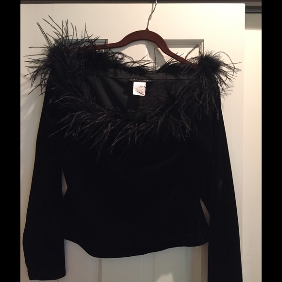 Fun fun feather top