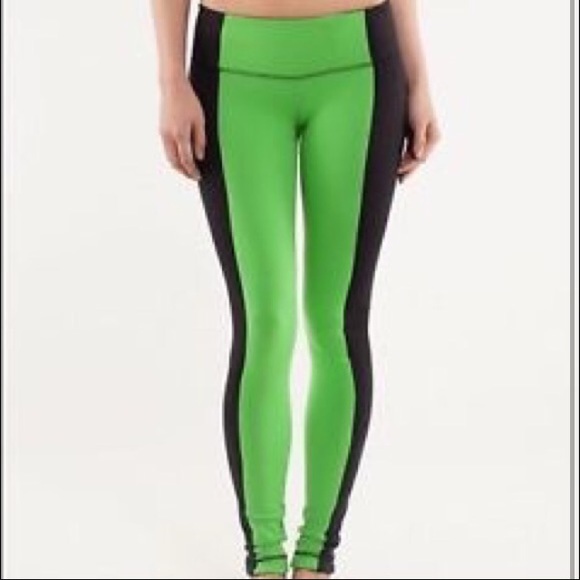 Lululemon wunder under!