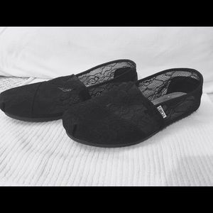 Black Lace Toms