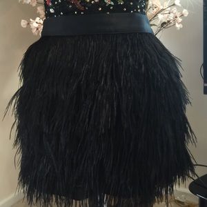 Express black feather skirt NEW WITH OUT TAG