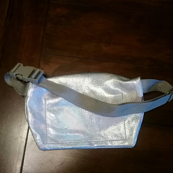 American Apparel leather fanny pack NEW!  Silver - Picture 2 of 4