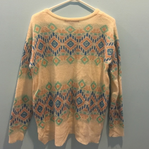 Aztec sweater - Picture 3 of 3
