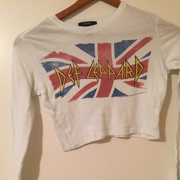 Def Leppard Long Sleeve Crop Top.