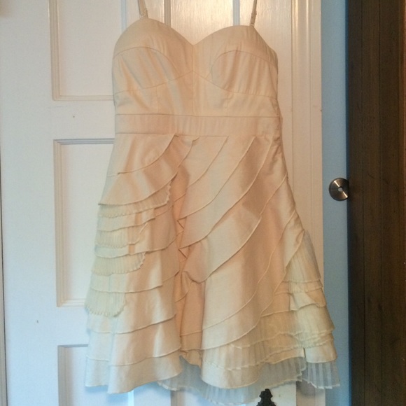 Cream colored prom dress - Picture 1 of 4