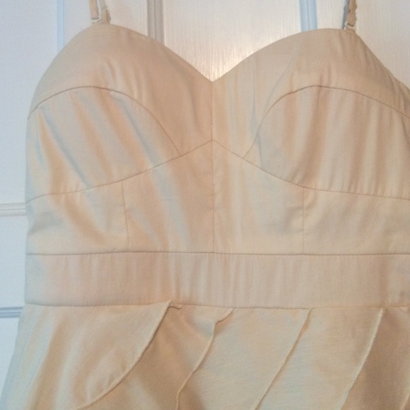 Cream colored prom dress - Picture 2 of 4