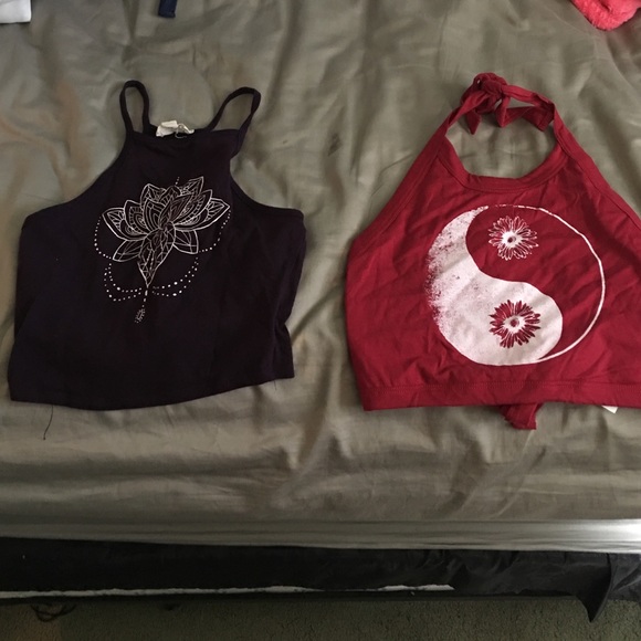 4 Crop Tops never worn - Picture 2 of 2