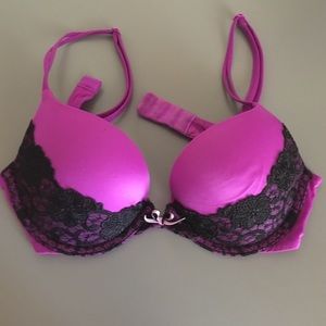 VS Very Sexy Push-up with adjustable straps
