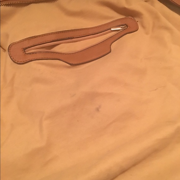 Beige Spacious Handbag - Picture 3 of 4