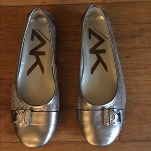 Anne Klein Flat