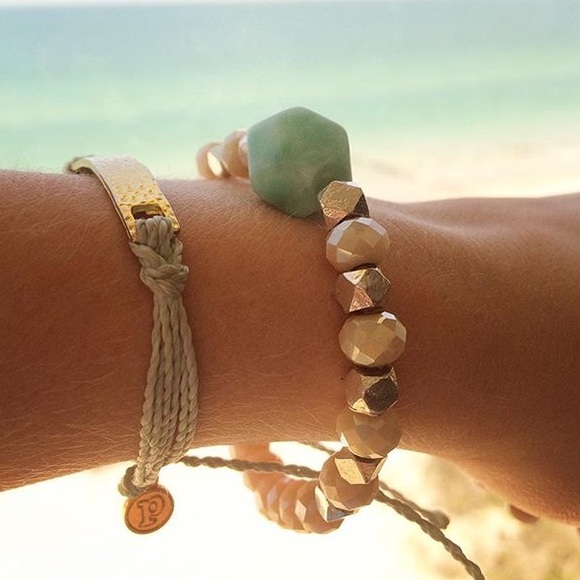 Beaded stone bracelet (on the right) - Picture 1 of 1