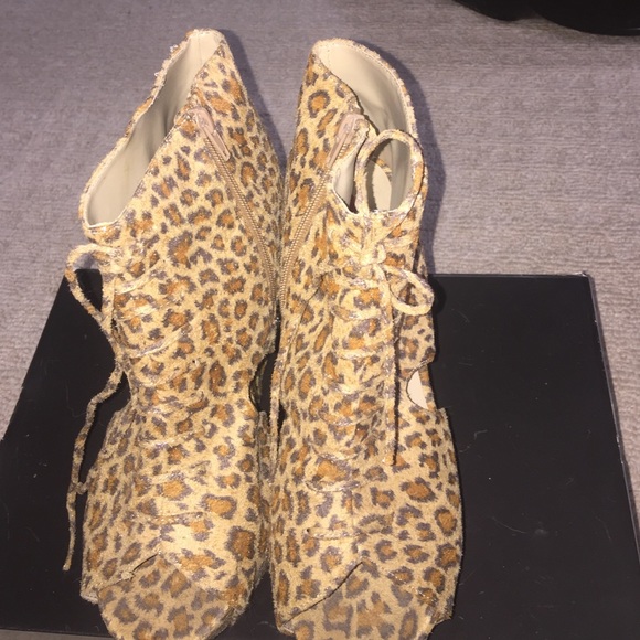 Leopard Wedges. - Picture 2 of 4