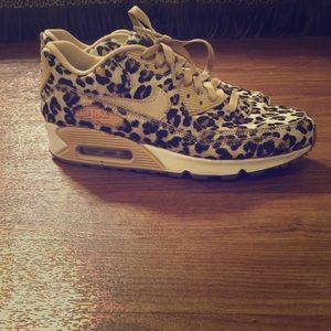 Nike Air Max Leopard Tennis Shoe