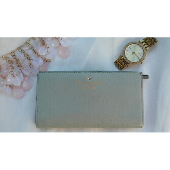 kate spade Handbags - Kate Spade Cobble Hill Wallet