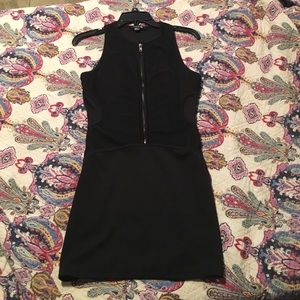 Little Black dress with zipper and netting // f21