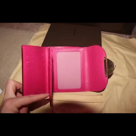 LV Authentic Wallet - Picture 2 of 4