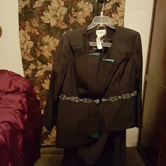 Lady's Skirt and Jacket (2-piece suit)