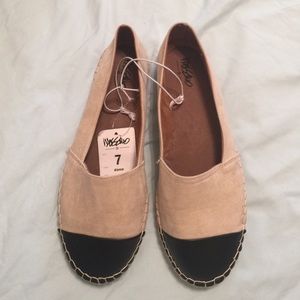Espadrilles size 7 cream and black