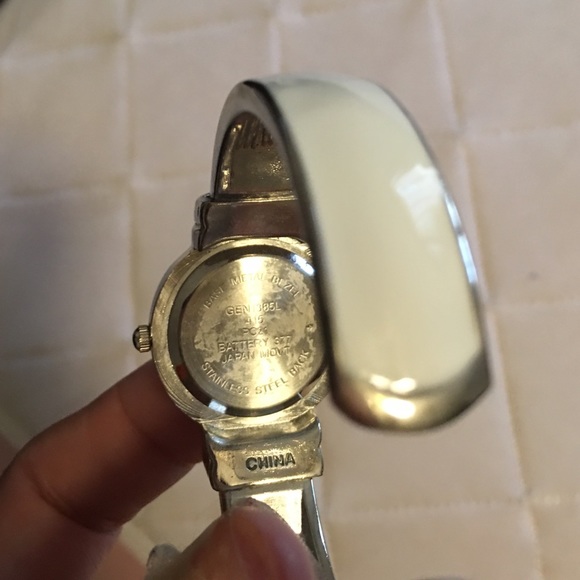 Watch - Picture 3 of 4