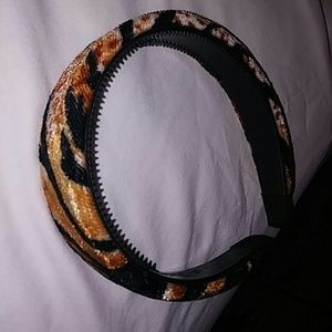 Thick tiger patterned head band