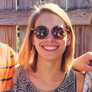 Meet your Posher, Devin