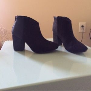 Olivia Miller black booties