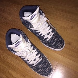 Nike womens wedge dunks blue and white sz 7