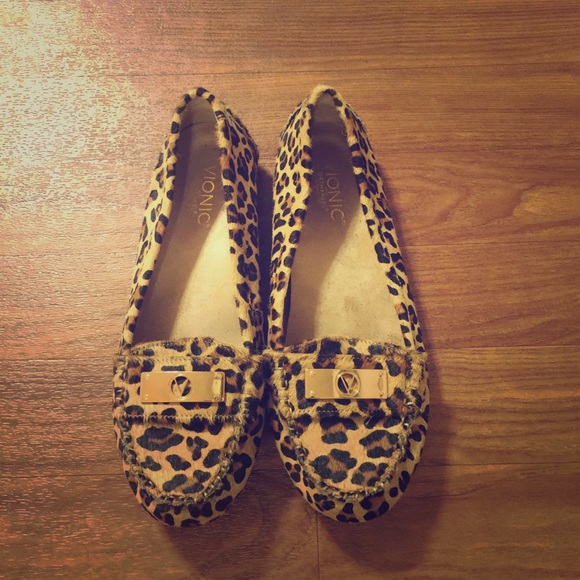 Vionic Leopard Flats