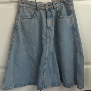 Zara Woman's Size M Jean A Line Skirt - image 1