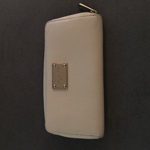 Michael Kors - Long Wallet